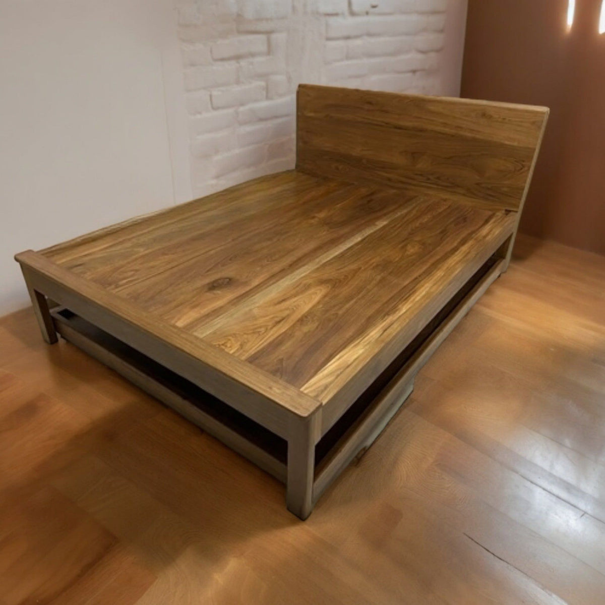 Maximize Your Space: Teak Wood Trundle Bed for Guests or Small Rooms