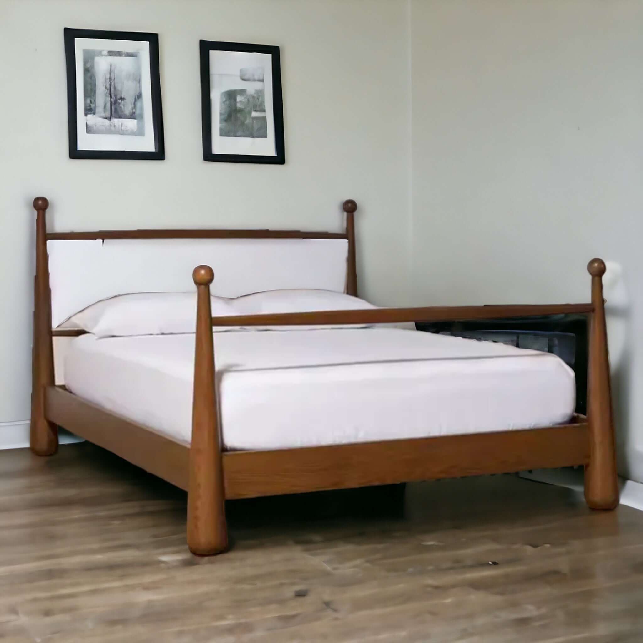 Unique Teak Bed Frame: Modern & Sophisticated Design